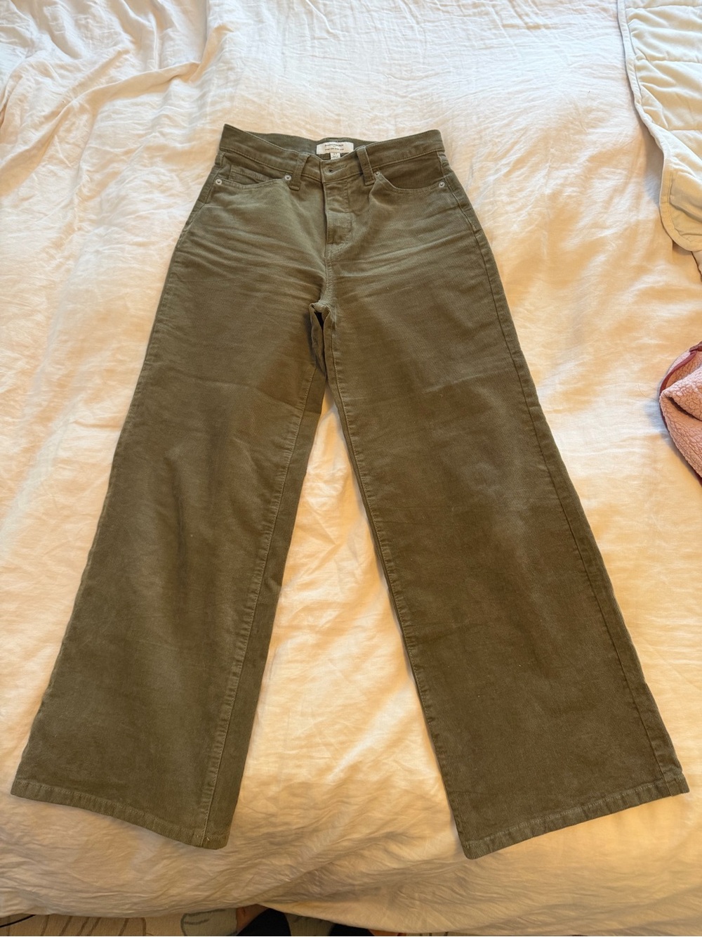 Banana Republic Wide Leg Women’s Cords in Olive Green
